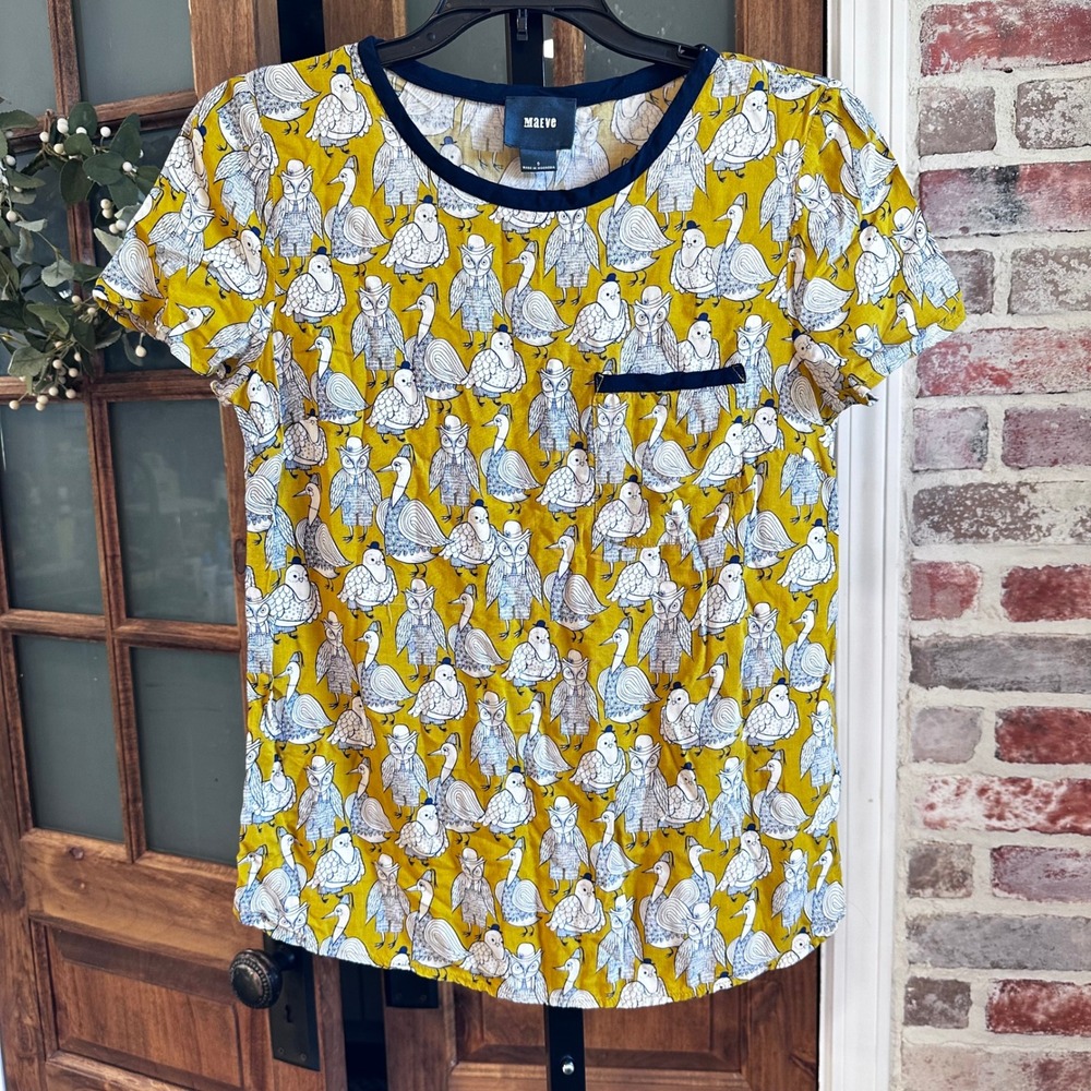 Maeve Top Women Size 0 Yellow Bird Owl Duck Print Short Sleeve Rayon Tee Pocket - Picture 1 of 5